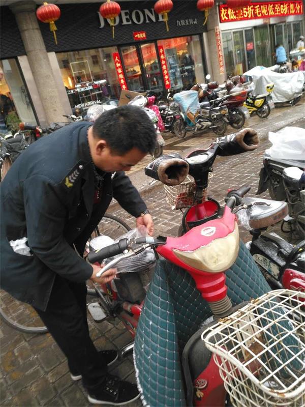 雪中為顧客上座套2.jpg