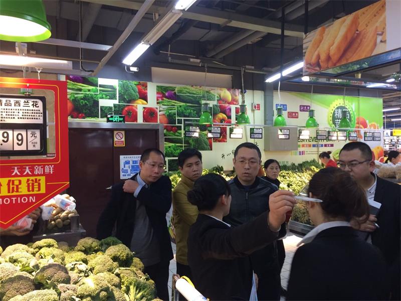 武董事長至祁縣店指導工作3.jpg